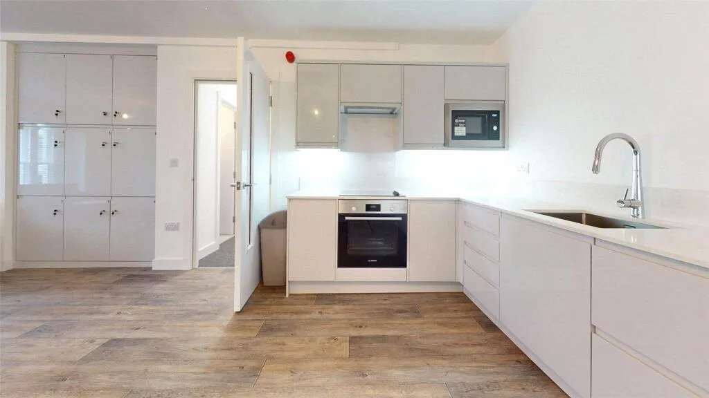 8 bedroom apartment for rent