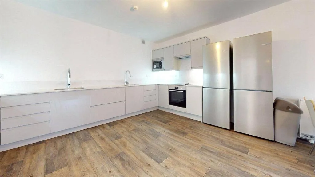 8 bedroom apartment for rent
