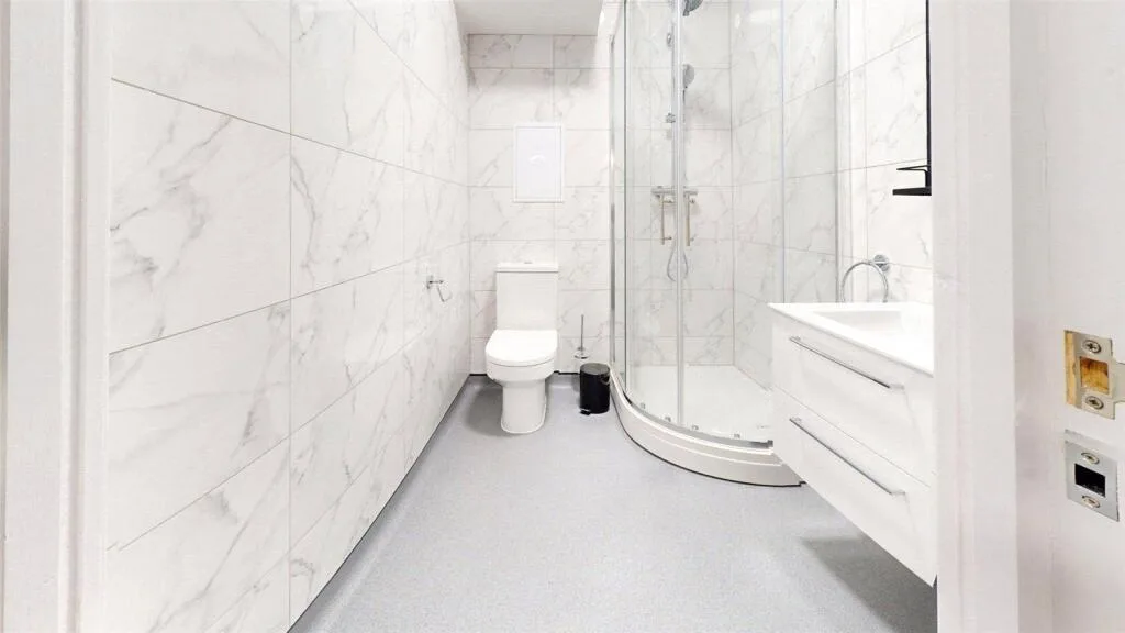 8 bedroom apartment for rent