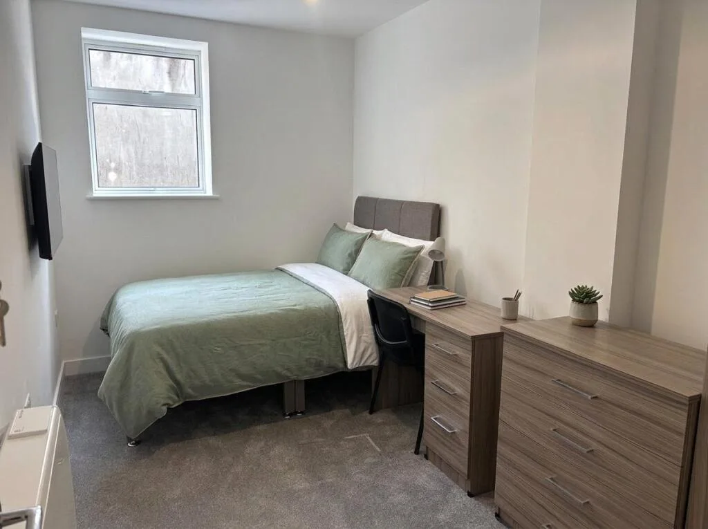 8 bedroom apartment for rent