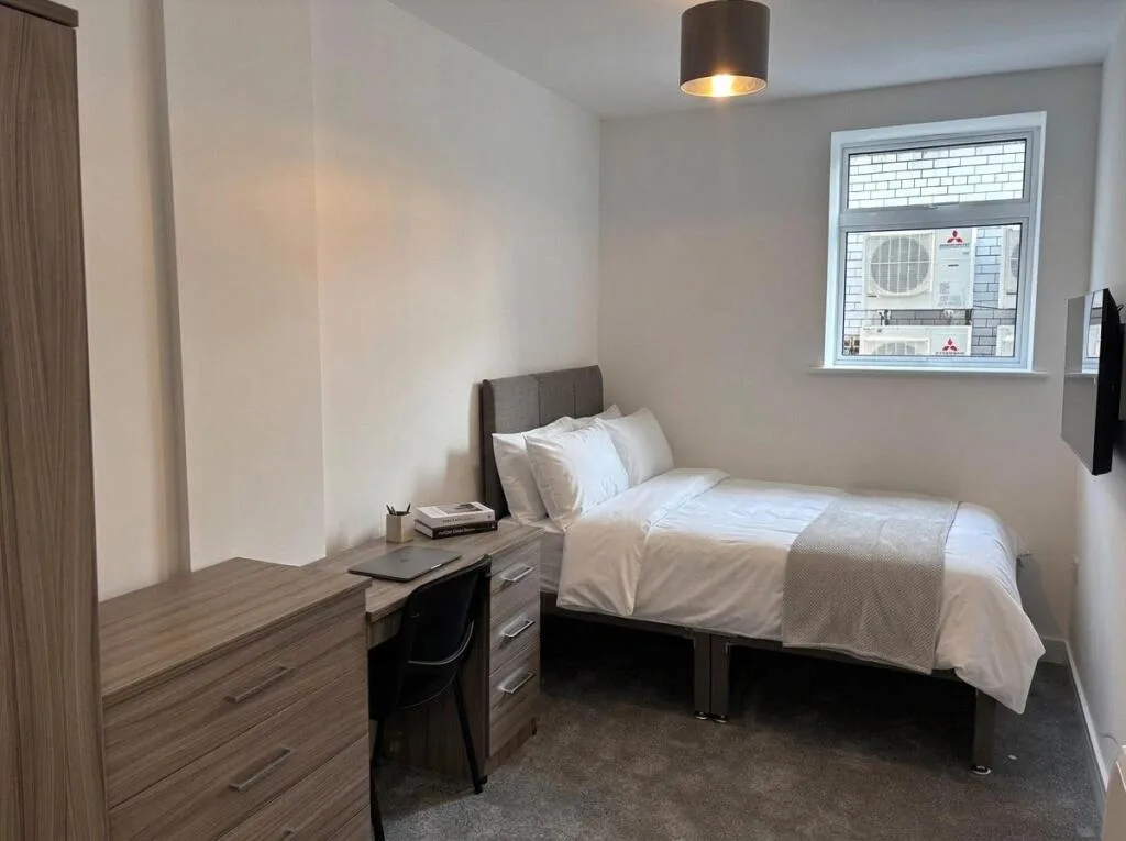 8 bedroom apartment for rent