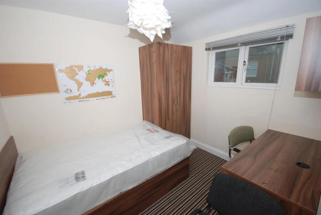 5 bedroom house for rent