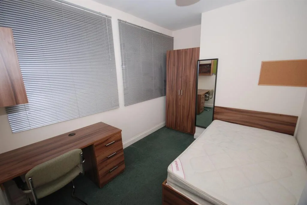 5 bedroom house for rent