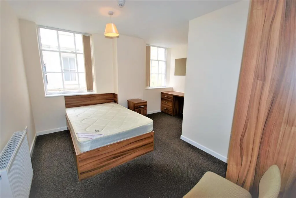 5 bedroom apartment for rent