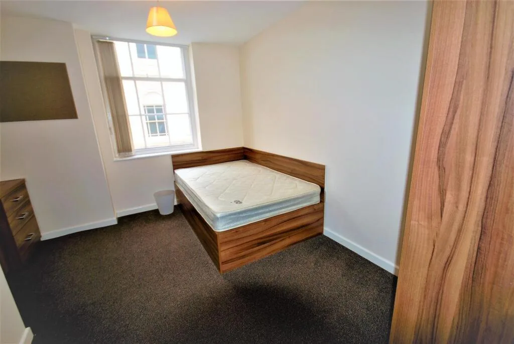 5 bedroom apartment for rent