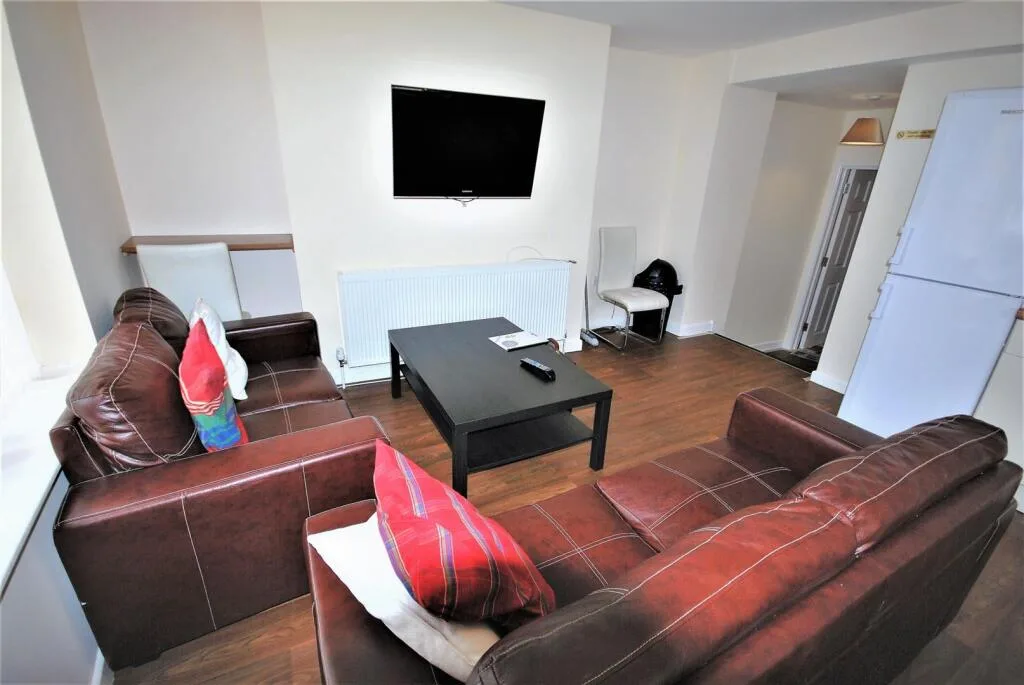 5 bedroom apartment for rent