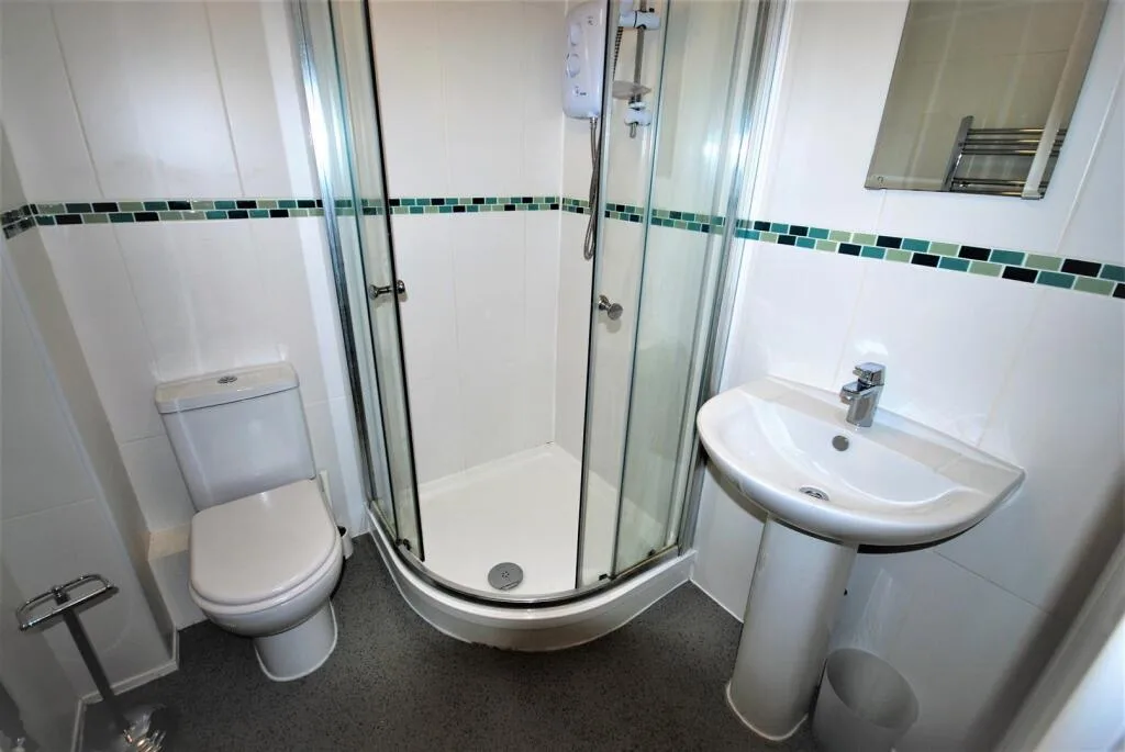5 bedroom apartment for rent