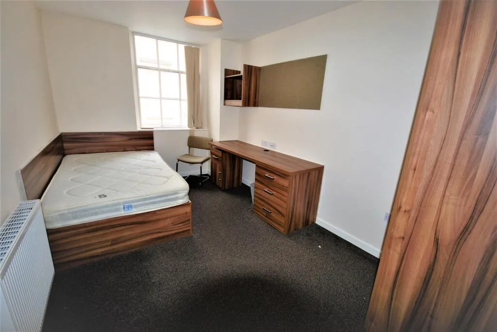 5 bedroom apartment for rent