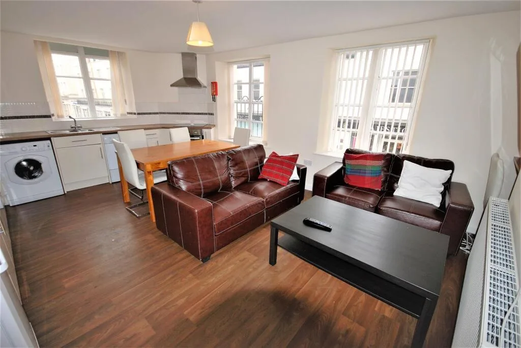 5 bedroom apartment for rent