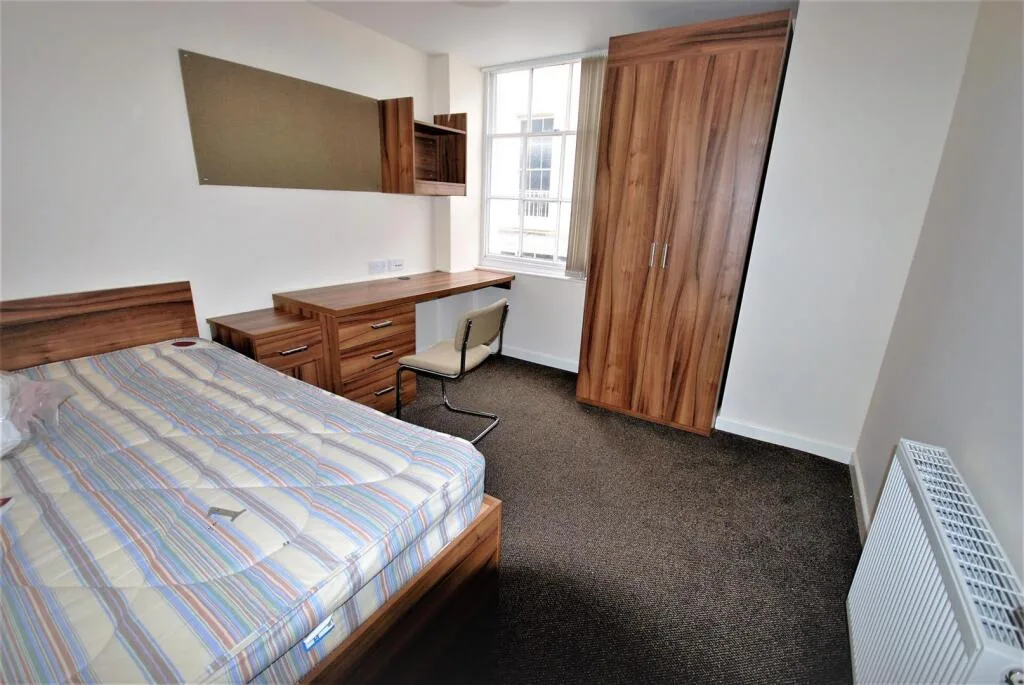 5 bedroom apartment for rent