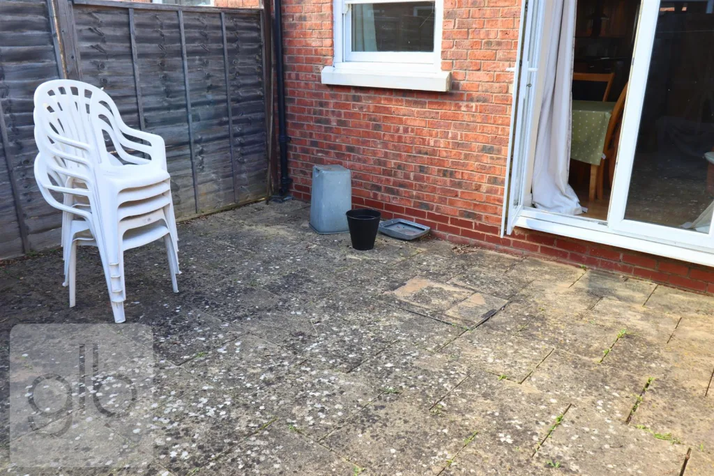 5 bedroom private hall for rent
