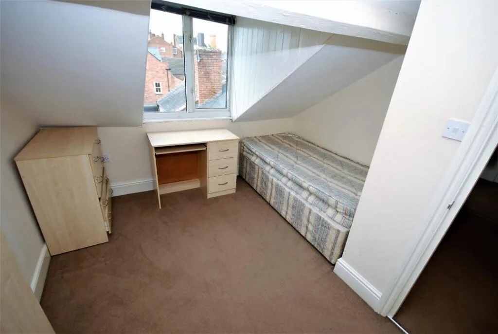6 bedroom apartment for rent