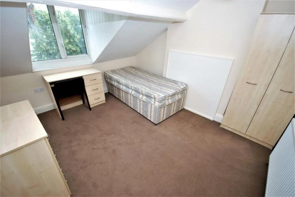 6 bedroom apartment for rent