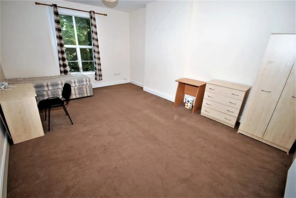 6 bedroom apartment for rent