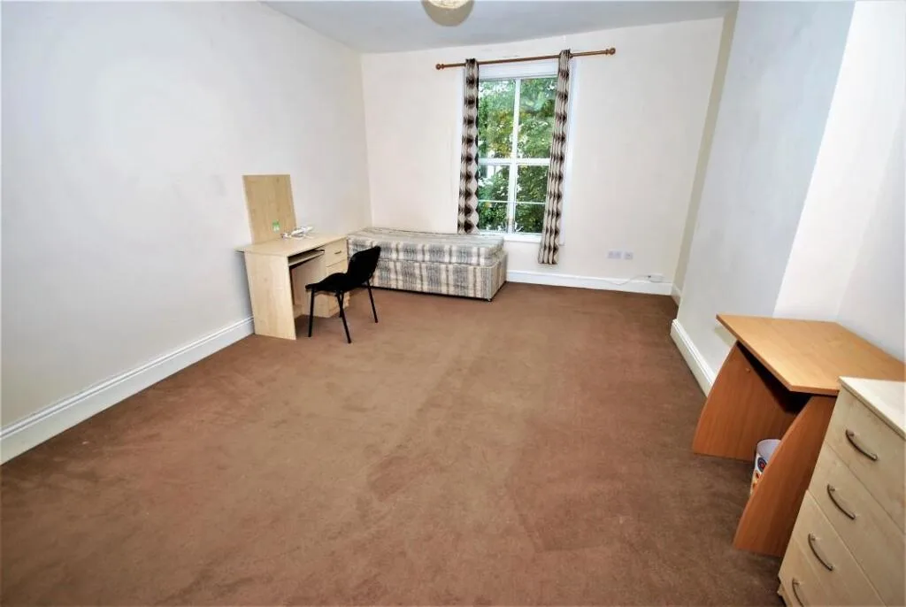 6 bedroom apartment for rent