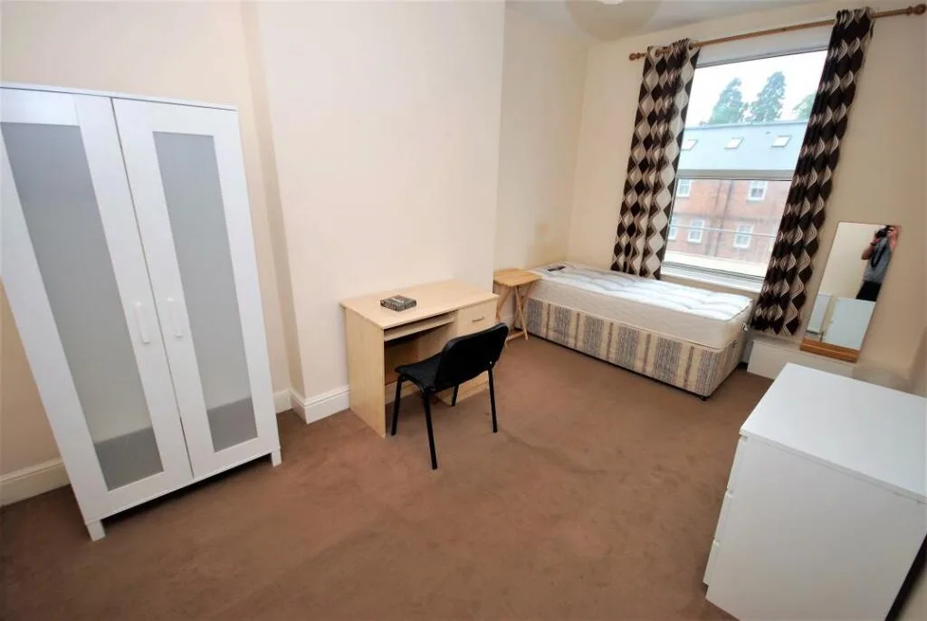 6 bedroom apartment for rent