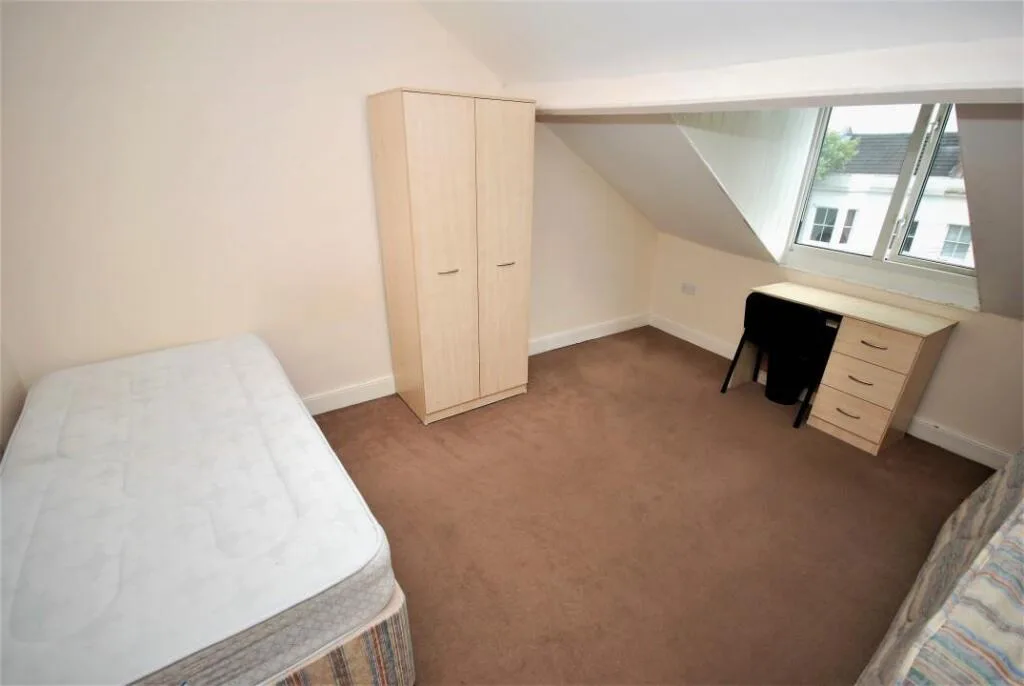 6 bedroom apartment for rent