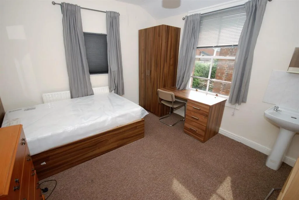 7 bedroom house for rent