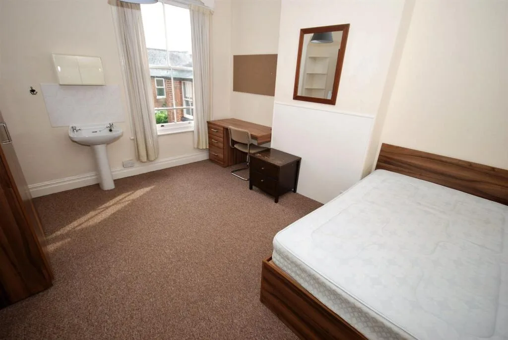 7 bedroom house for rent