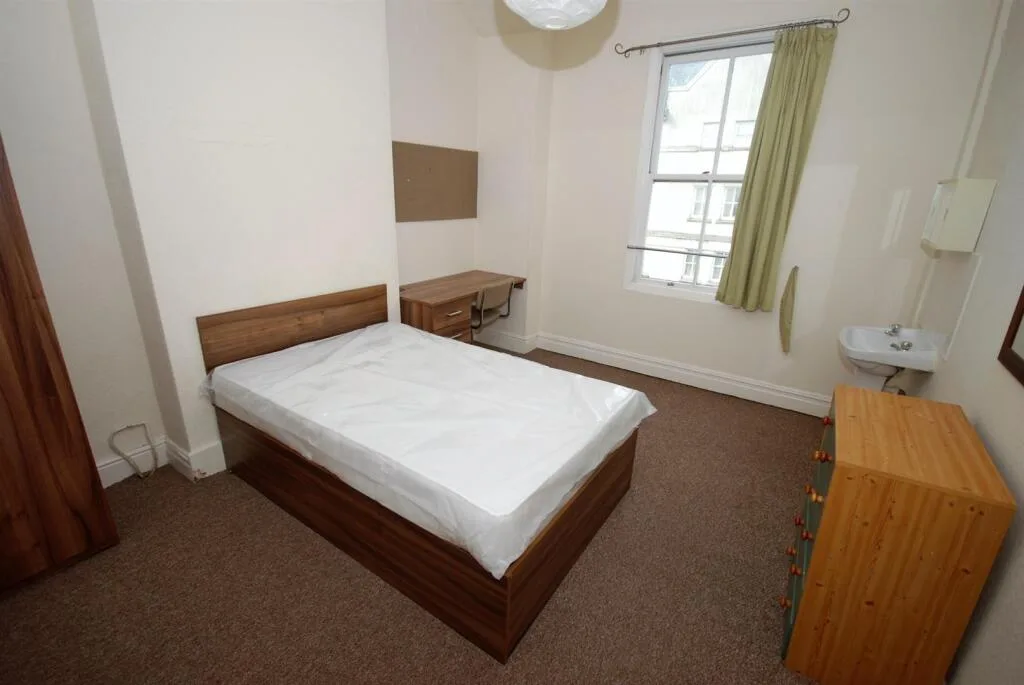 7 bedroom house for rent