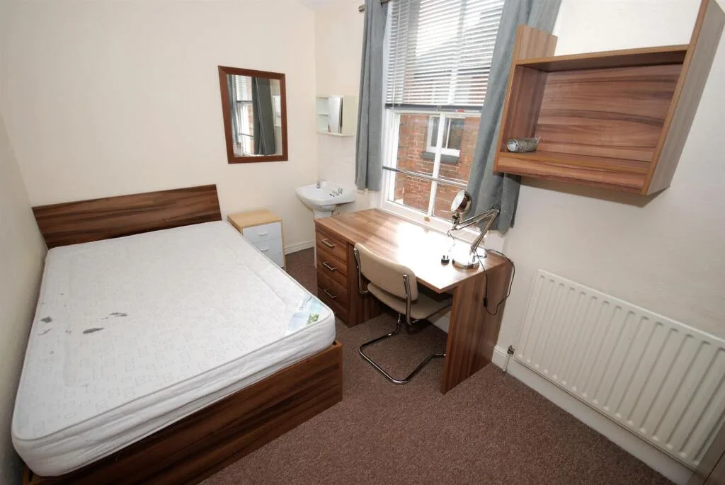 7 bedroom house for rent