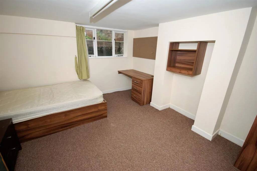 7 bedroom house for rent