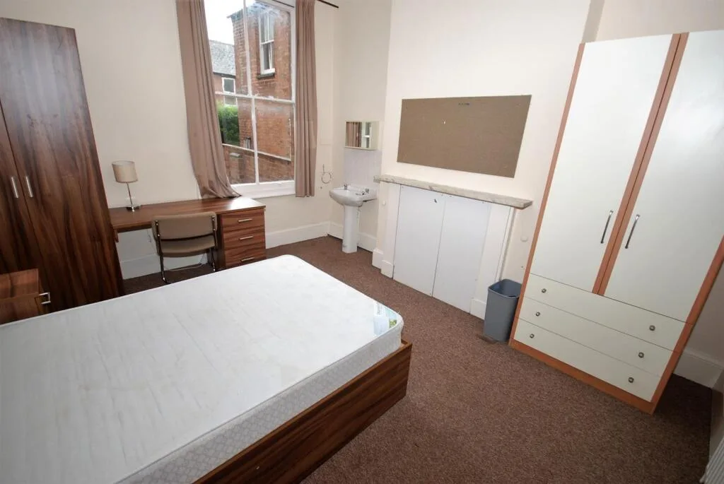 7 bedroom house for rent