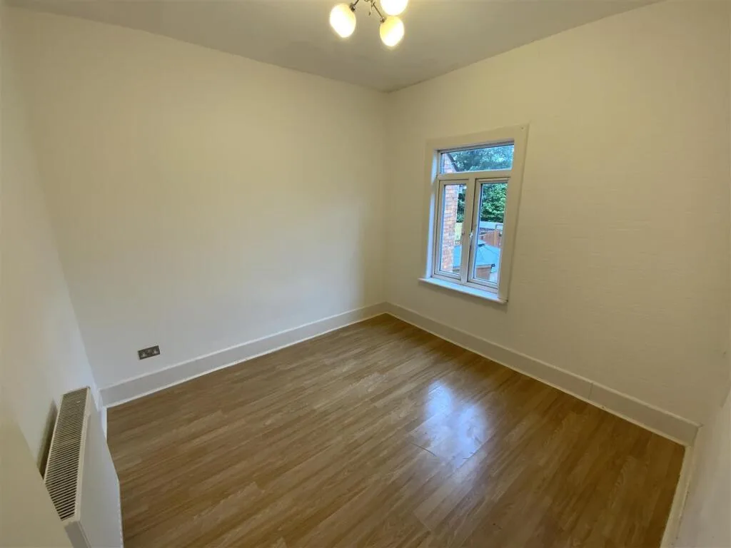 2 bedroom end of terrace house for rent