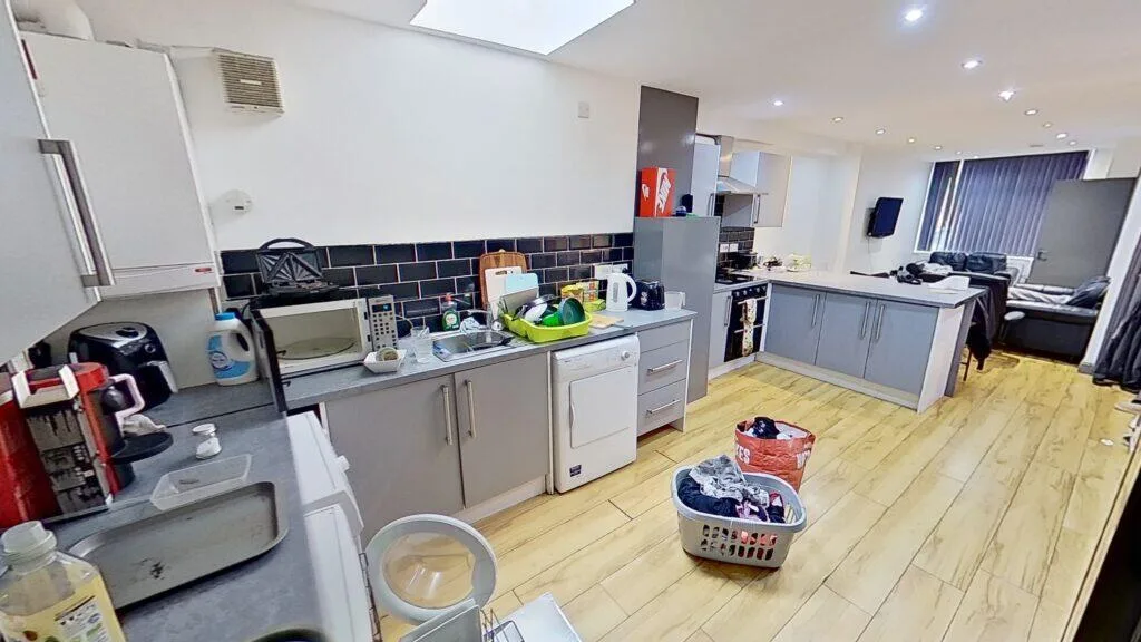 5 bedroom house for rent