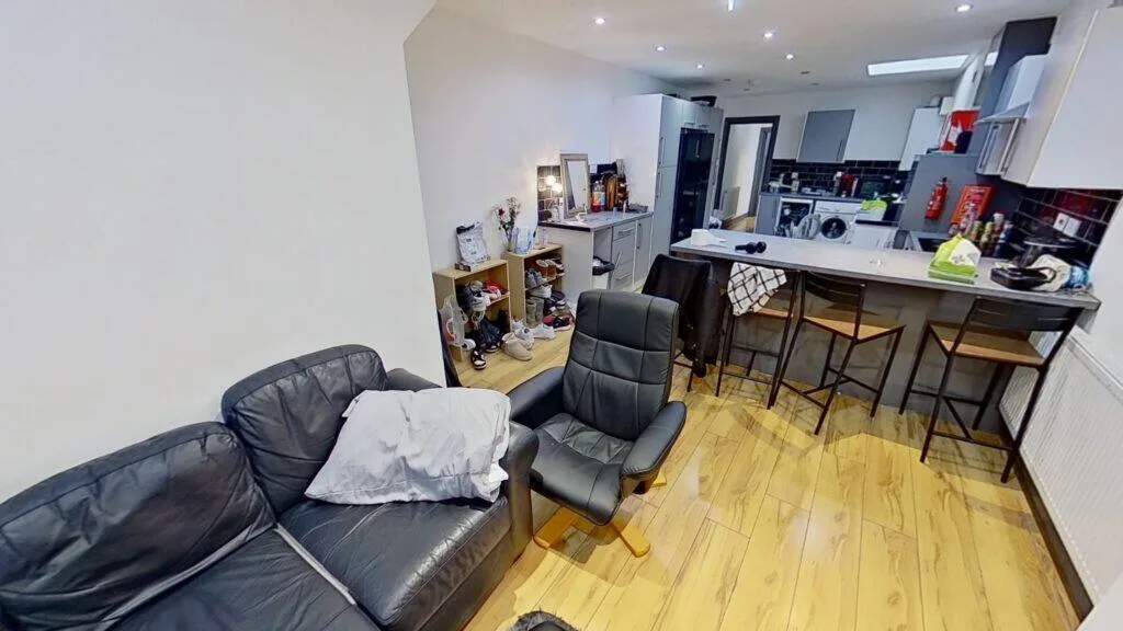 5 bedroom house for rent