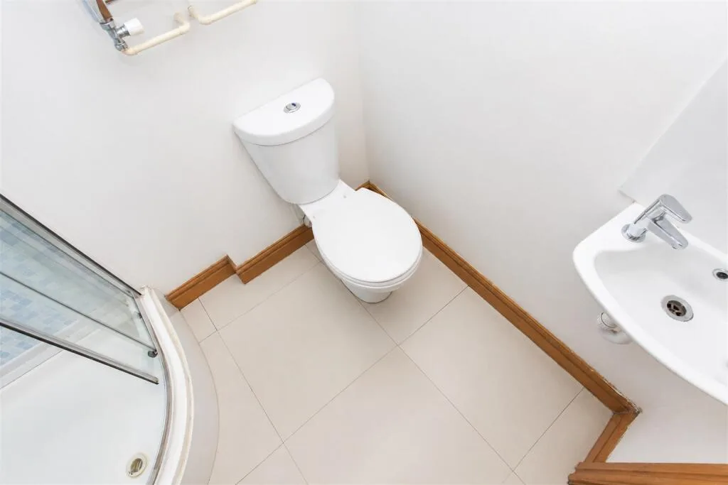 6 bedroom house for rent