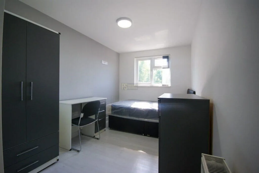 8 bedroom terraced house for rent
