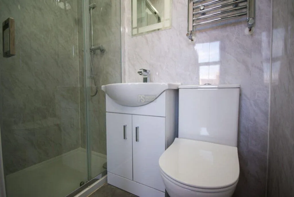 8 bedroom terraced house for rent