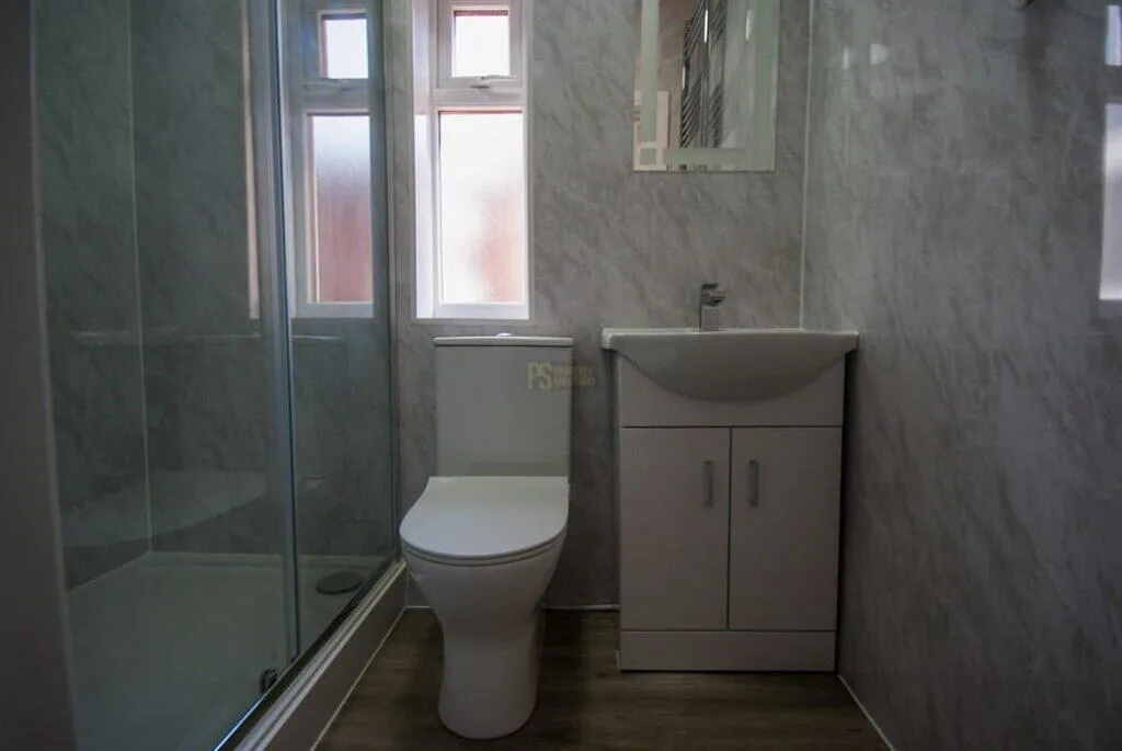 8 bedroom terraced house for rent