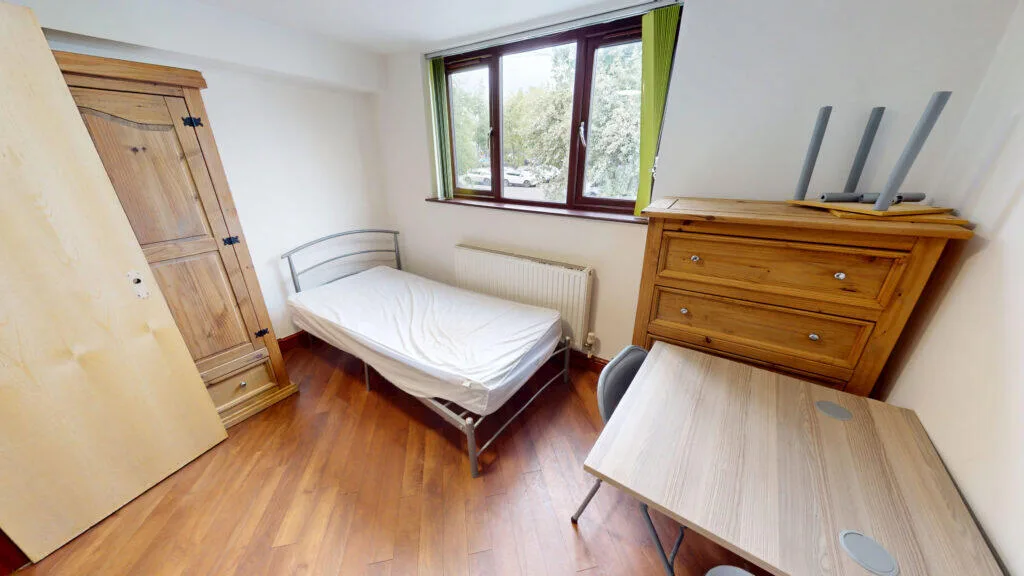 6 bedroom house for rent