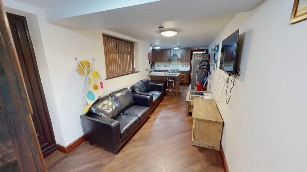 6 bedroom house for rent