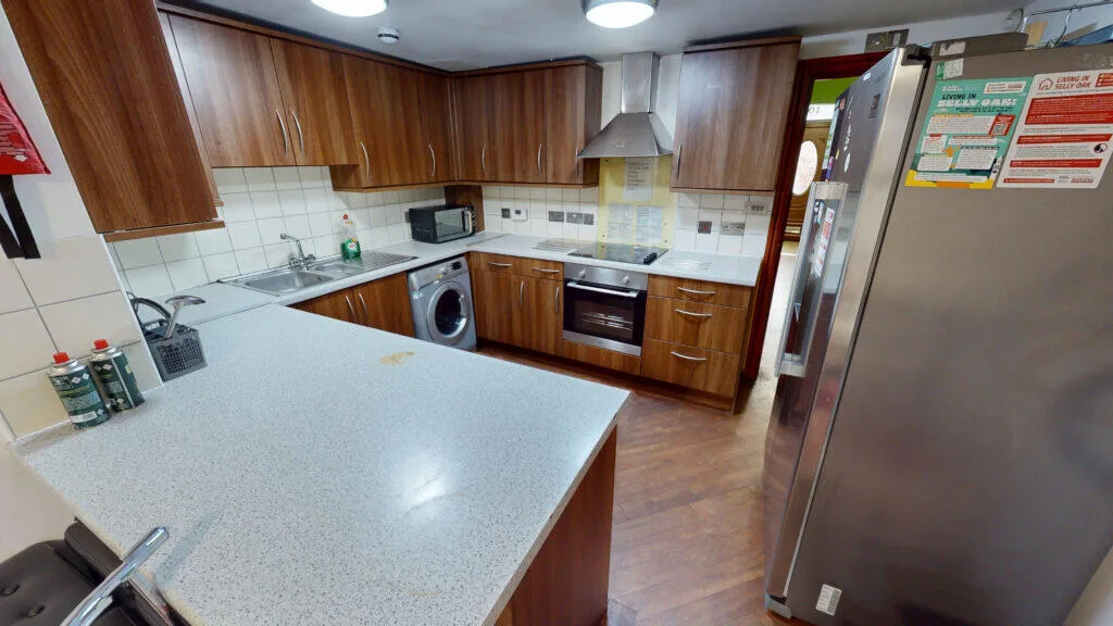 6 bedroom house for rent