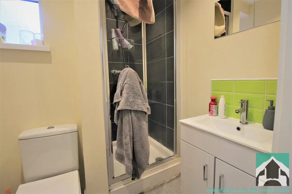 5 bedroom terraced house for rent
