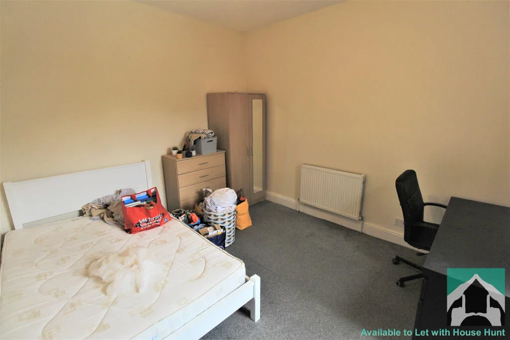 5 bedroom terraced house for rent