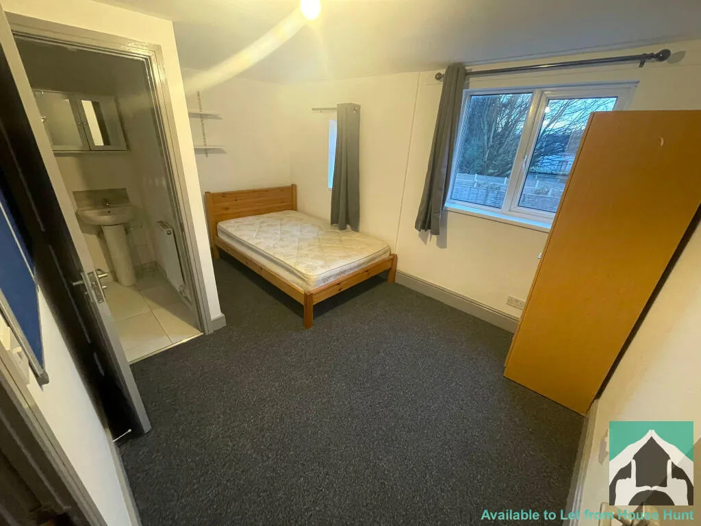 6 bedroom terraced house for rent