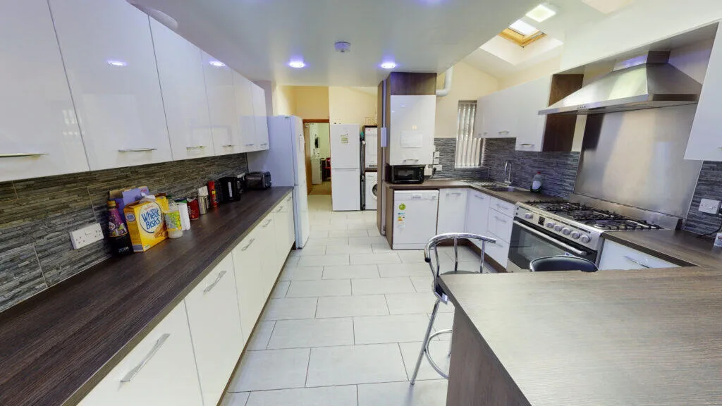 6 bedroom house for rent