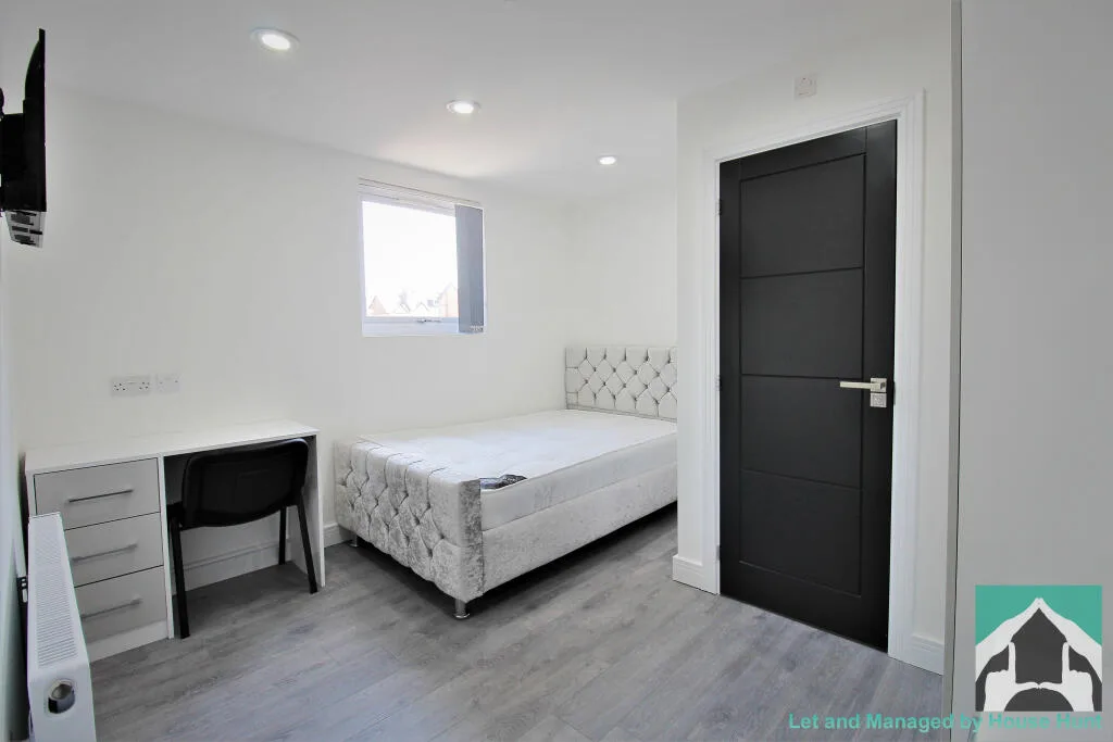 9 bedroom house for rent