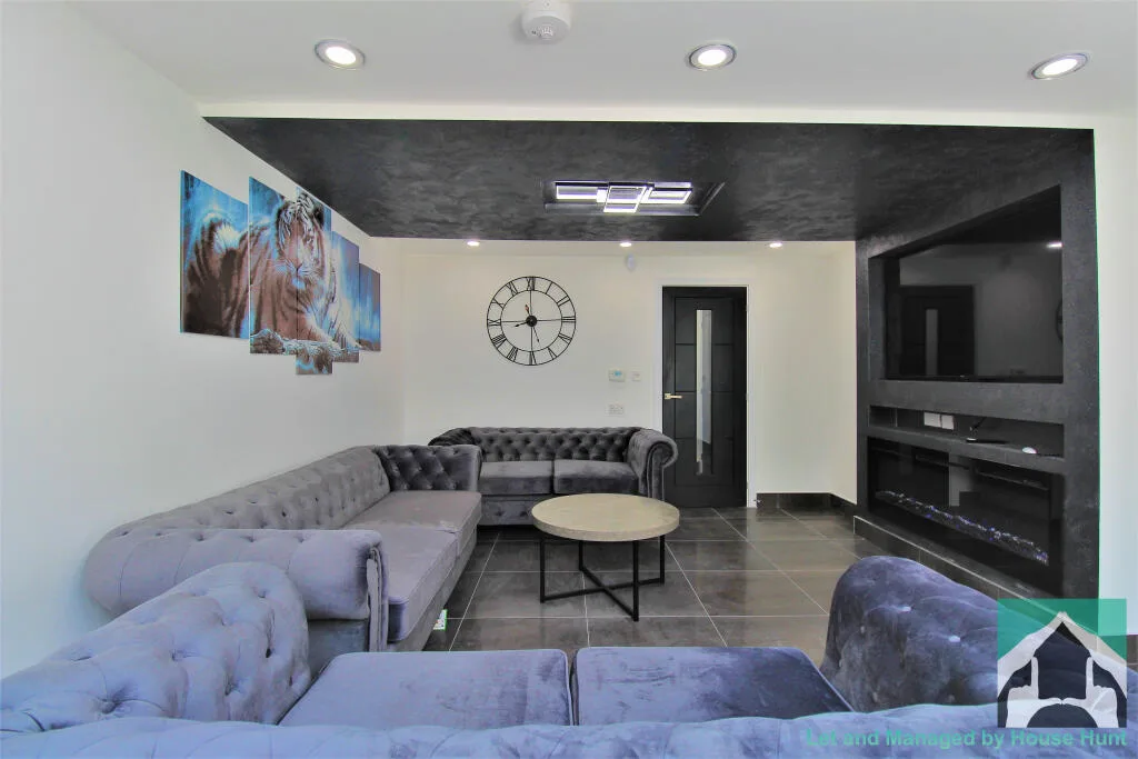 9 bedroom house for rent