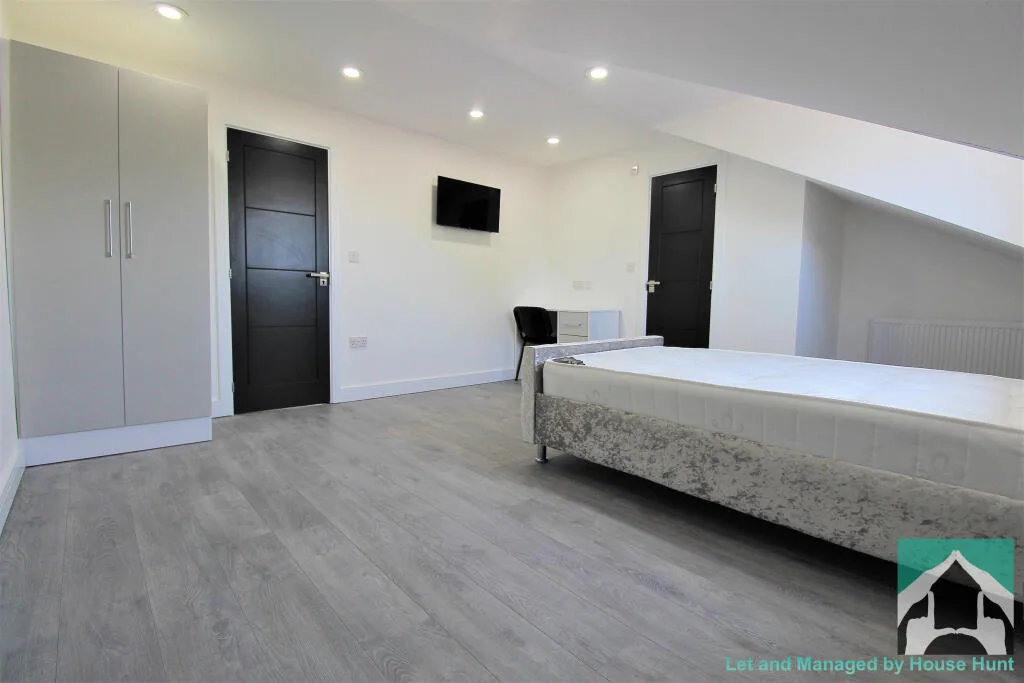 9 bedroom house for rent