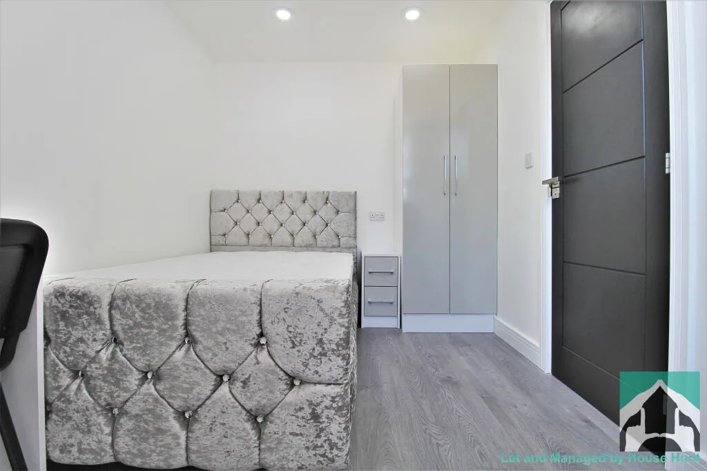 9 bedroom house for rent