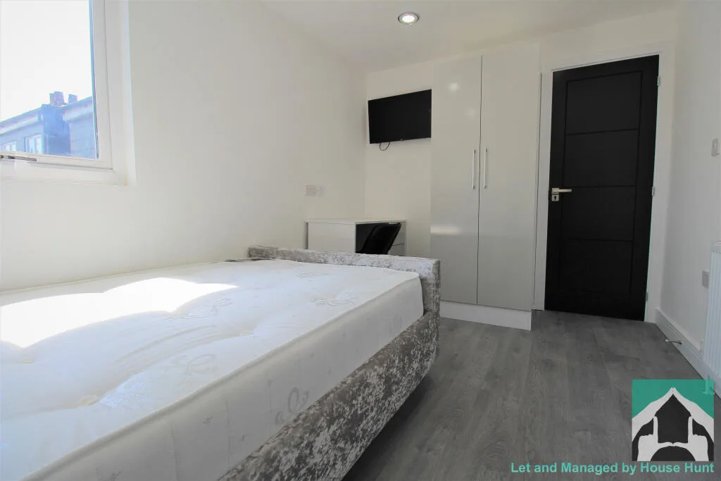 9 bedroom house for rent