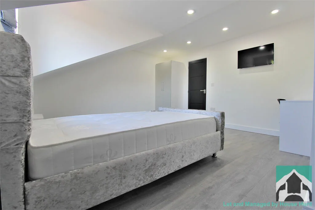 9 bedroom house for rent