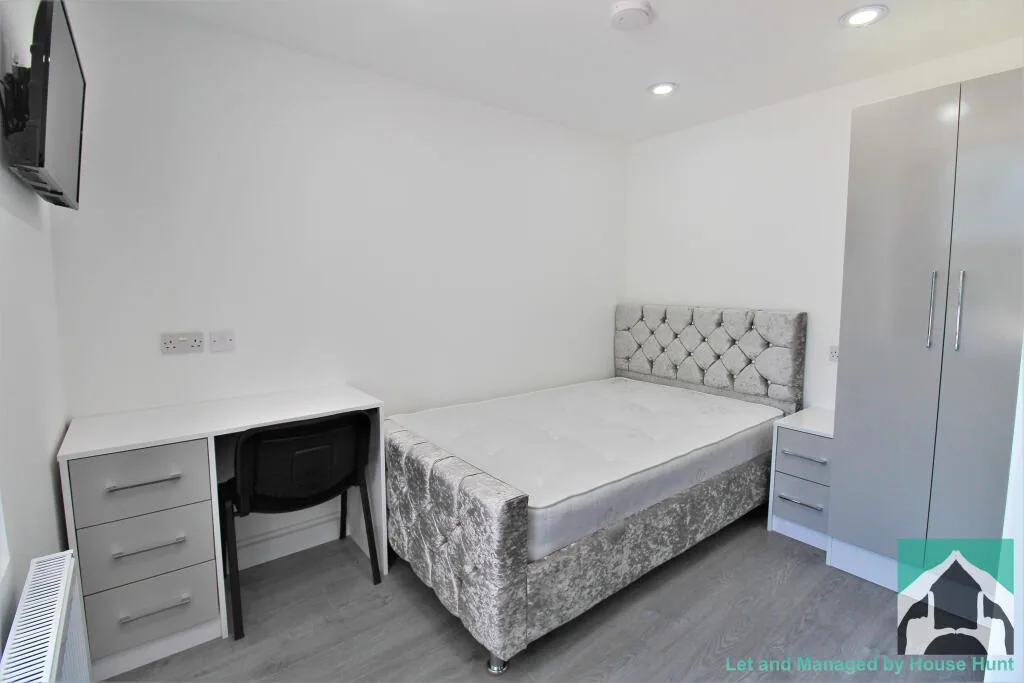 9 bedroom house for rent