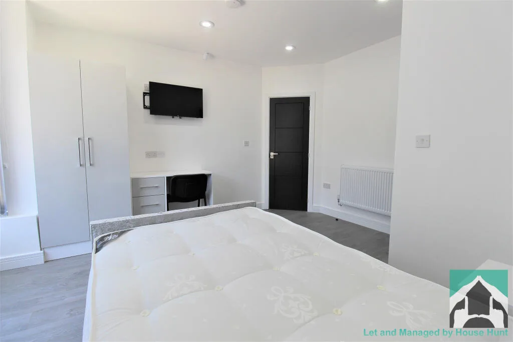9 bedroom house for rent