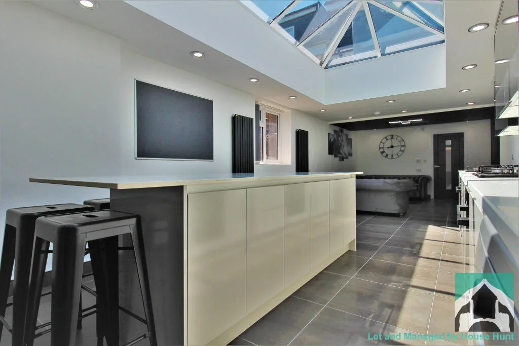 9 bedroom house for rent